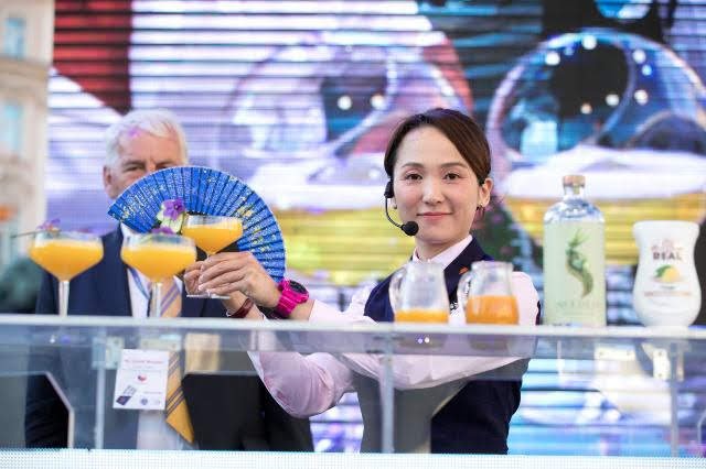 N.a. Staroměstském náměstí vládla skvělá atmosféra.jpg N.a. Staroměstském náměstí vládla skvělá atmosféra