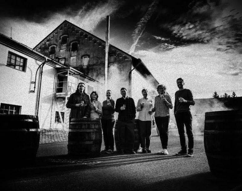 Veškerou péči obstarává sedmičlenný tým.jpg Veškerou péči obstarává sedmičlenný tým