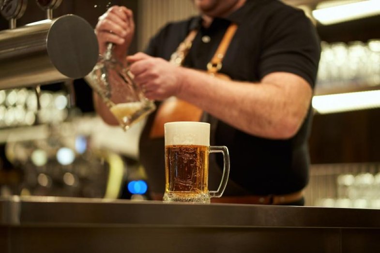 Pivo, hospoda, ilustrační fotografie, foto Plzeňský Prazdroj.jpg Pivo, hospoda, ilustrační fotografie, foto Plzeňský Prazdroj