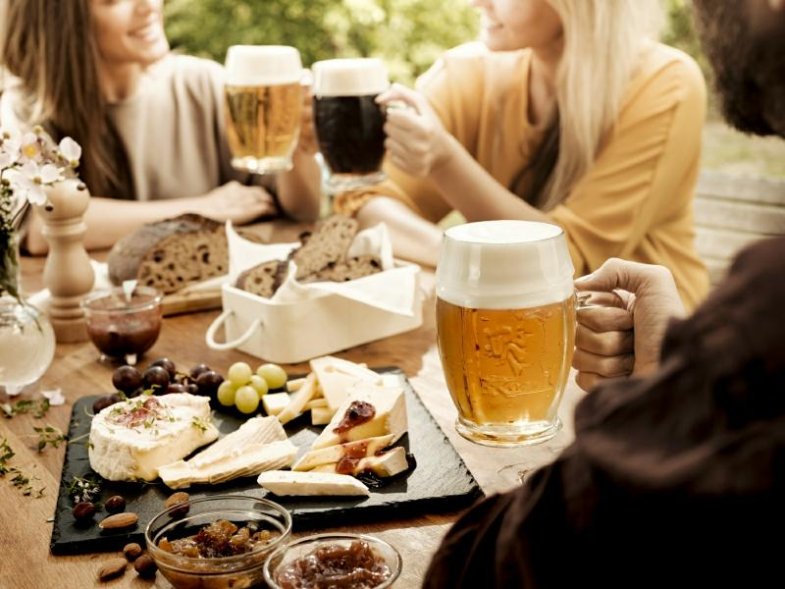 Pivo, hospoda, ilustrační fotografie, foto Plzeňský Prazdroj.jpg Pivo, hospoda, ilustrační fotografie, foto Plzeňský Prazdroj