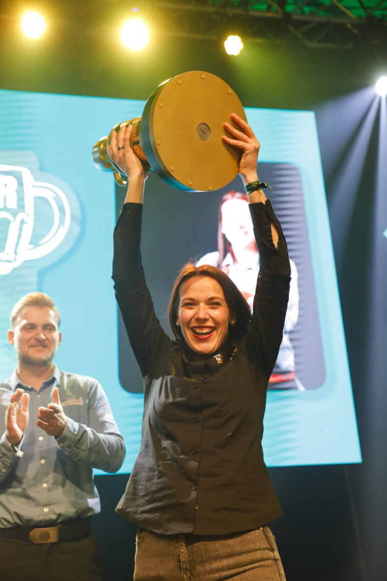 Vítězkou 18. ročníku soutěže Pilsner Urquell Master Bartender se stala Klára Brodecká z brněnské restaurace The Erin’s Flag Irish Pub