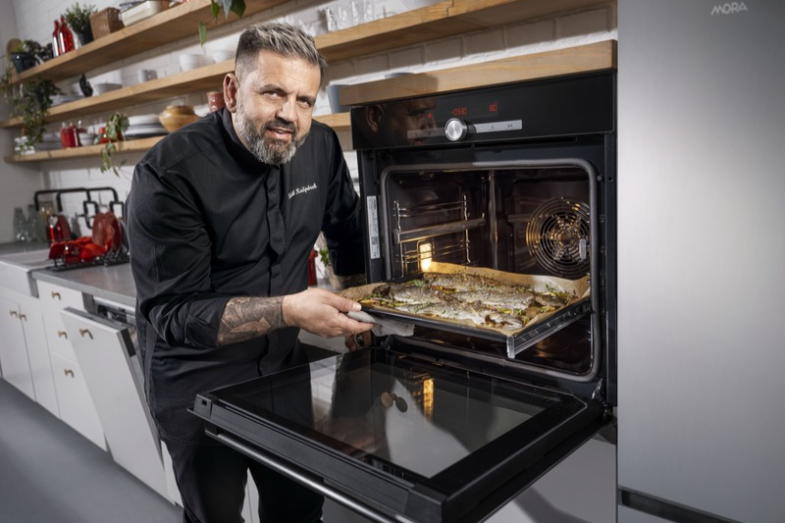 Radek Kašpárek tváří značky MORA, foto: MORA.png Radek Kašpárek tváří značky MORA, foto: MORA