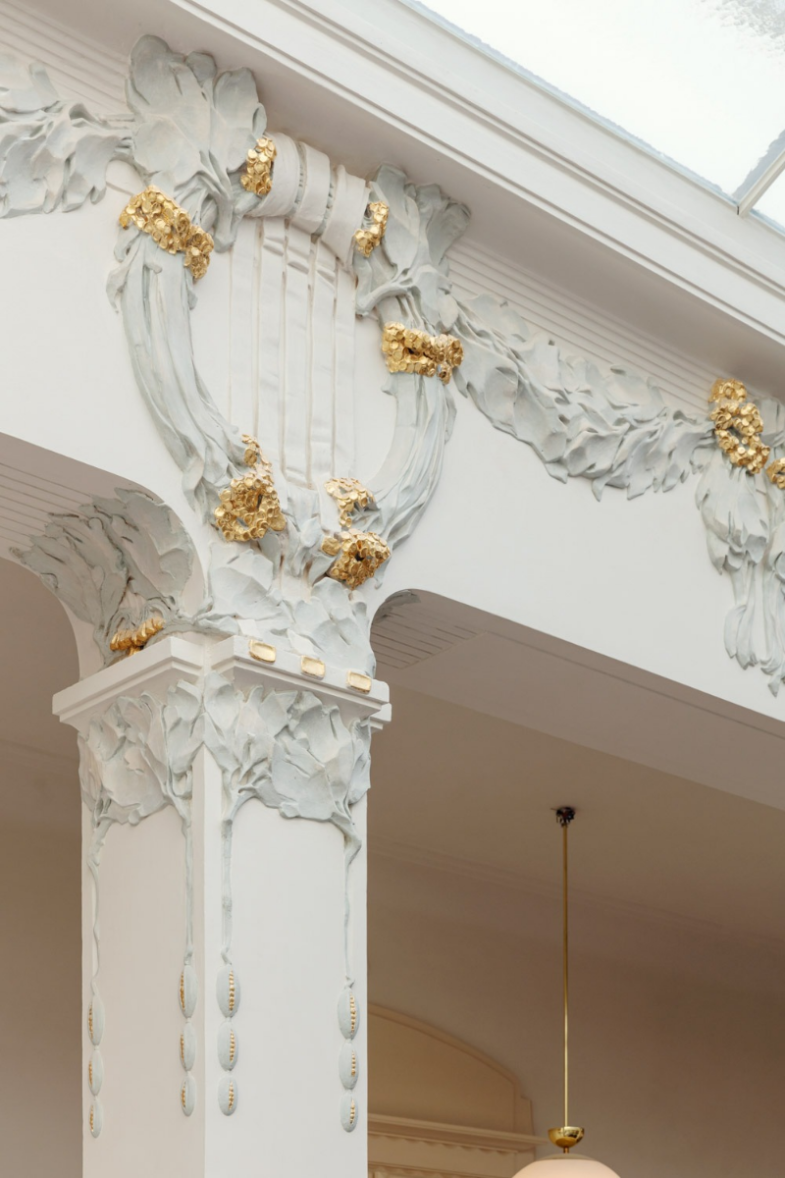 Ve spolupráci s mezinárodně uznávanými architekty Benoy a oceněným designovým studiem AvroKO z Londýna, za podpory místního návrháře Chapman Taylor, vytvoří W Prague moderní koncept, který propojí bohatou minulost budovy jakožto kulturního centra pražské společenské a intelektuální scény s její budoucností, foto W Prague .png Ve spolupráci s mezinárodně uznávanými architekty Benoy a oceněným designovým studiem AvroKO z Londýna, za podpory místního návrháře Chapman Taylor, vytvoří W Prague moderní koncept, který propojí bohatou minulost budovy jakožto kulturního centra pražské společenské a intelektuální scény s její budoucností, foto W Prague